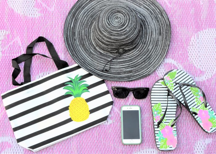 10 Tips for Packing a Perfect Beach Bag