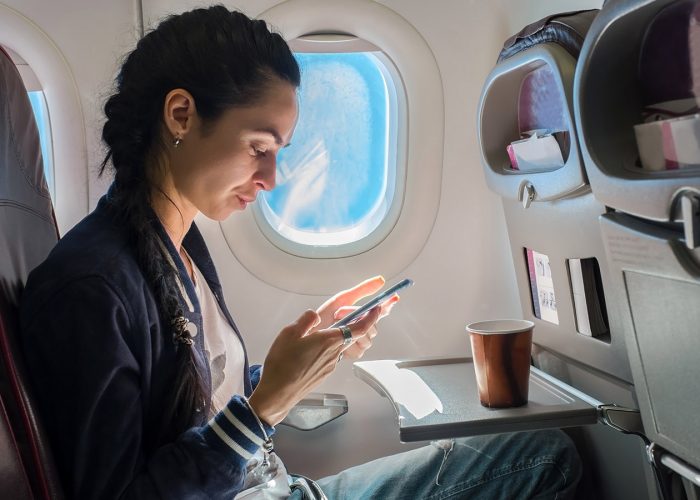 On Alaska Airlines, e-Chatting Is Now Free