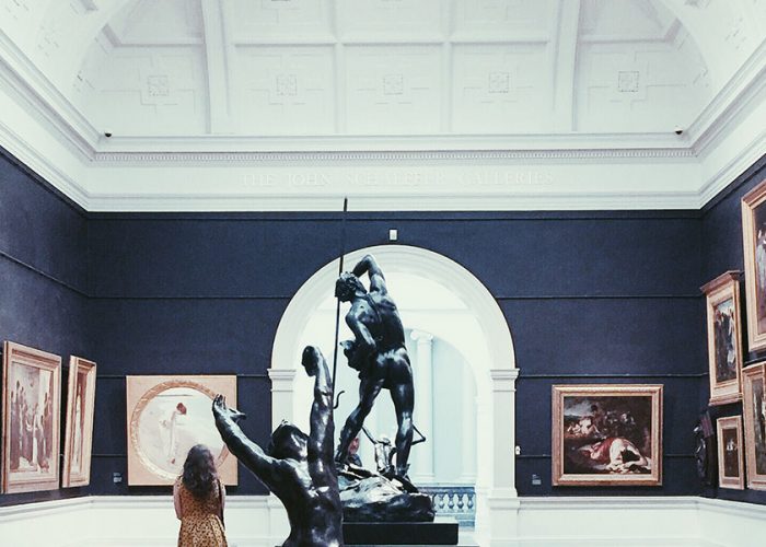 8 Things You Should Never Do in a Museum
