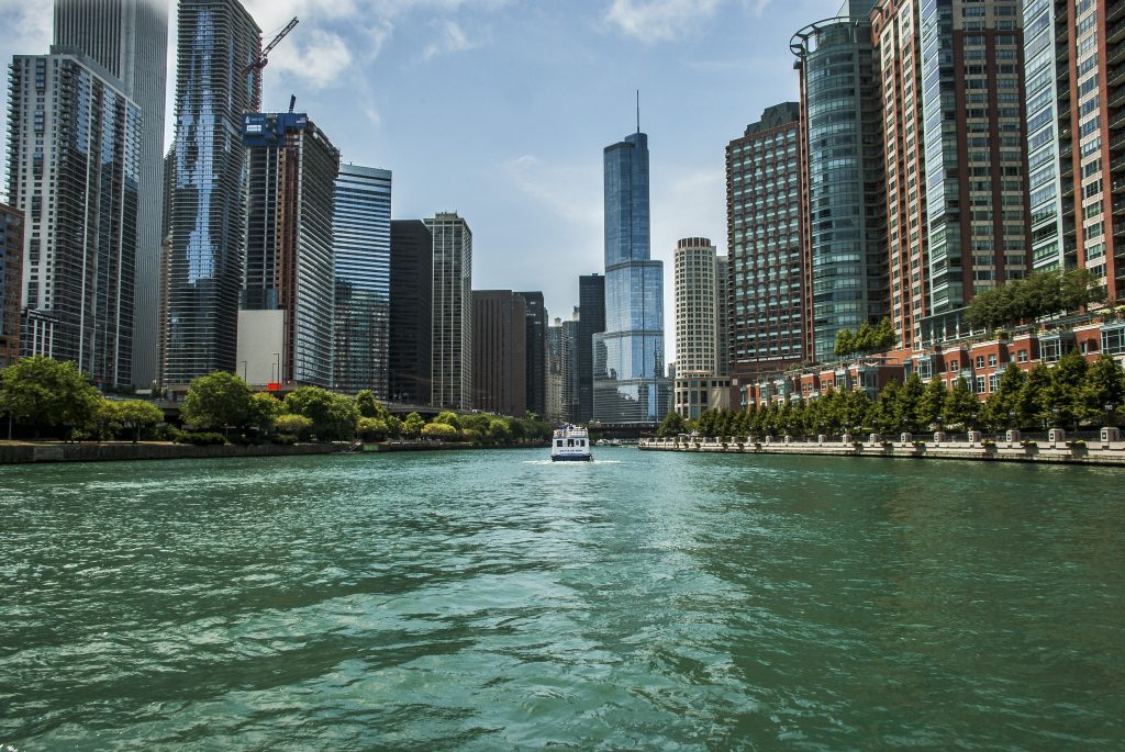 things to do in chicago river cruise