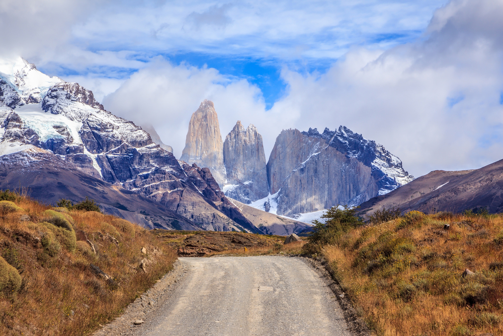Road and mountains of torres del paine
