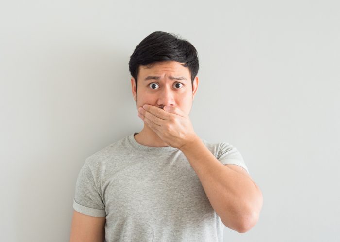 5 Reasons for Bad Breath While Traveling (and What to Do About It)