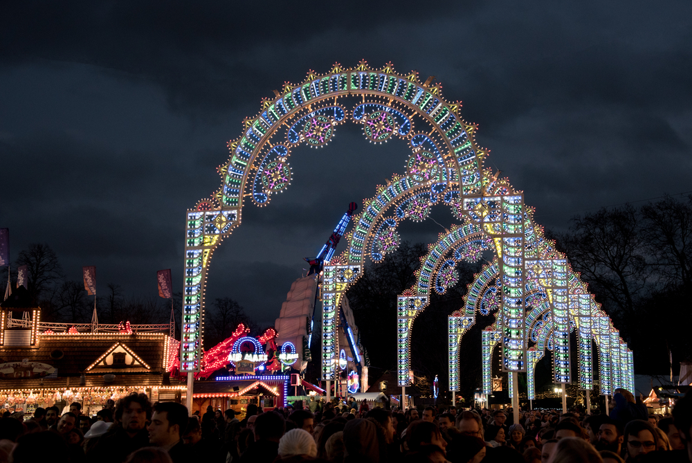 large christmas market and amusement park in london