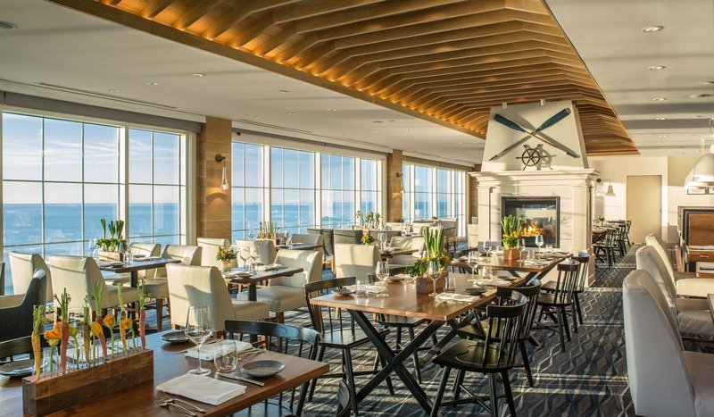 Cliff house dining