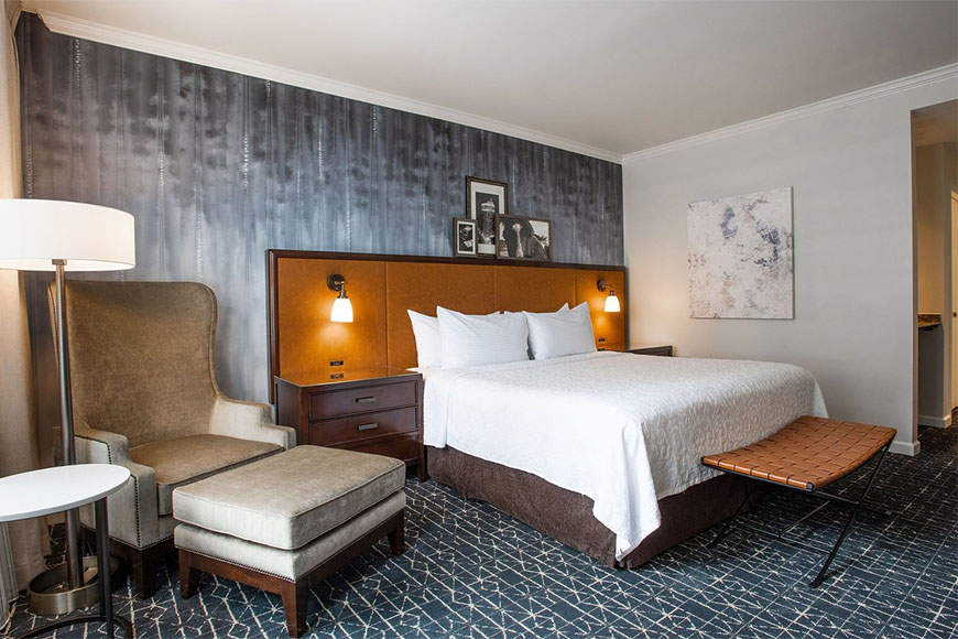 magnolia hotel houston guest room.