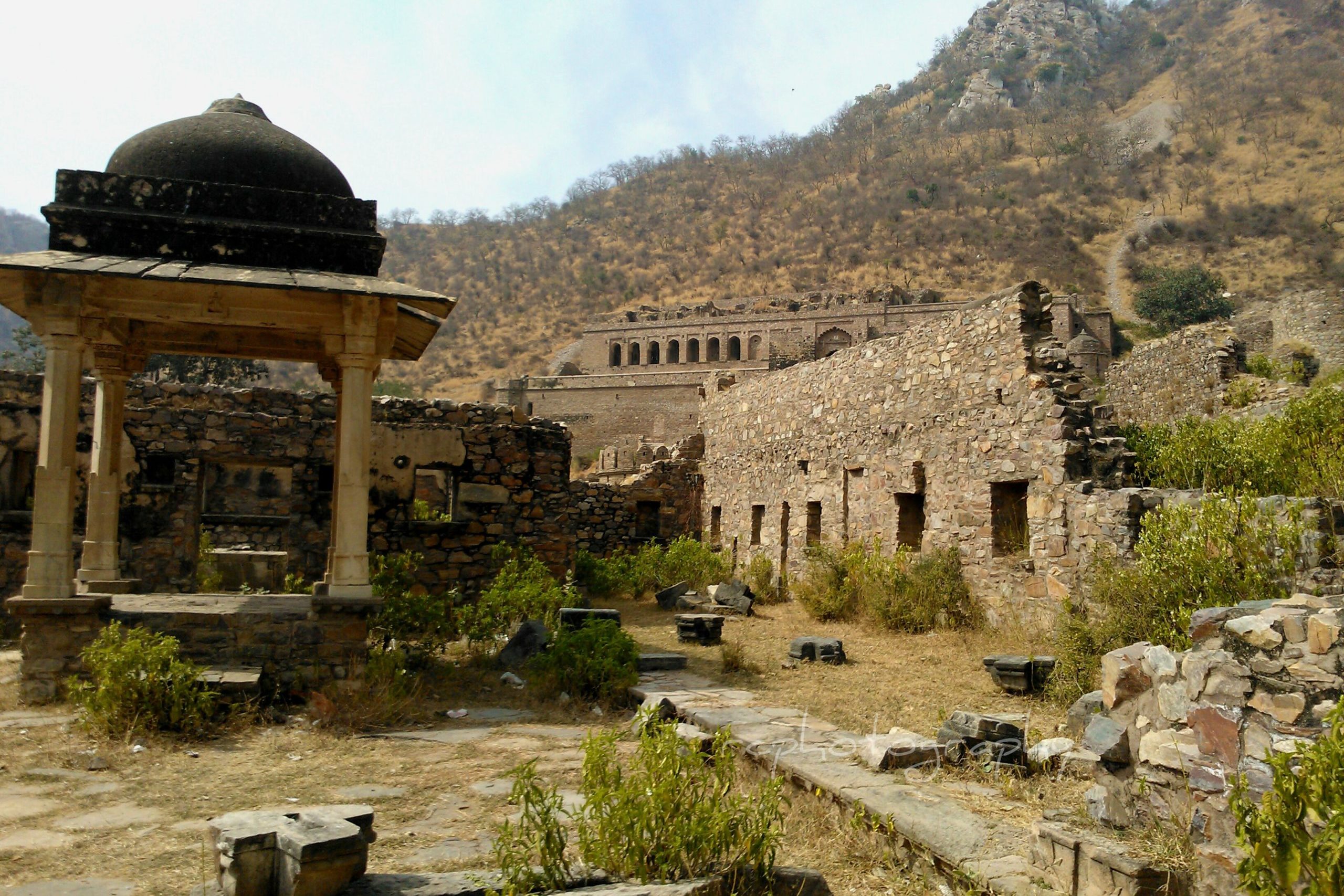 Bhangarh Fort and surrounding mountains in Rajasthan, India